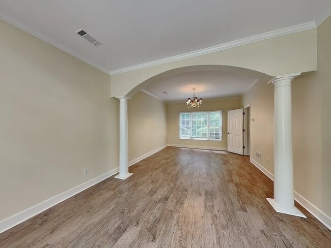 Building Photo - 808 Oak Trail Dr