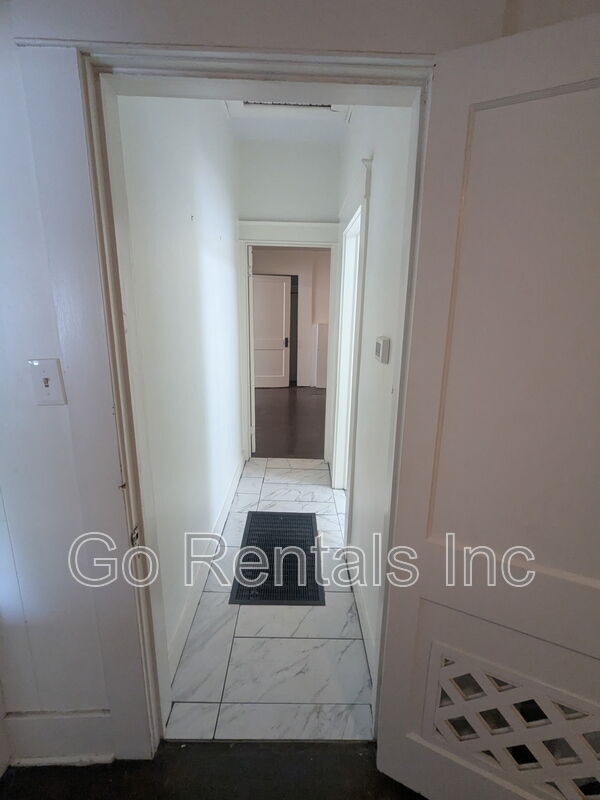 Building Photo - 816 Goldwire St SW