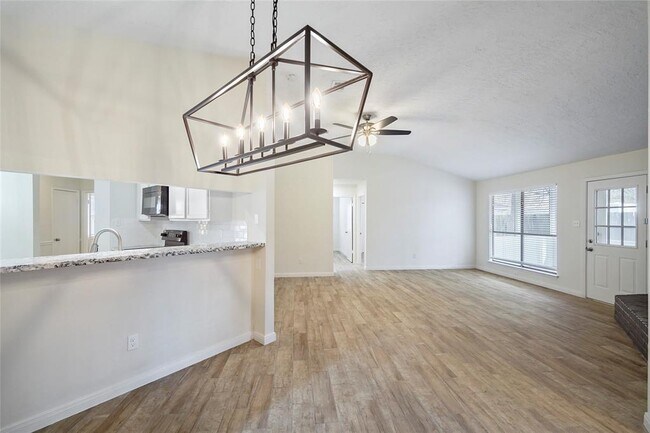 Building Photo - 22810 Dairy Gate Dr