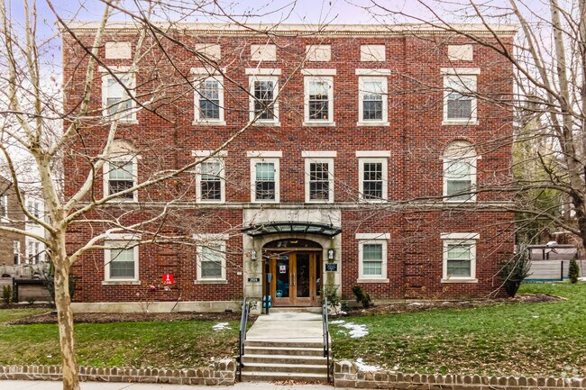 Building Photo - 2926 Porter St NW