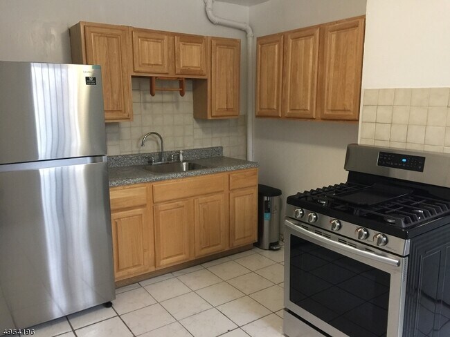 Building Photo - 40 Greenville Ave