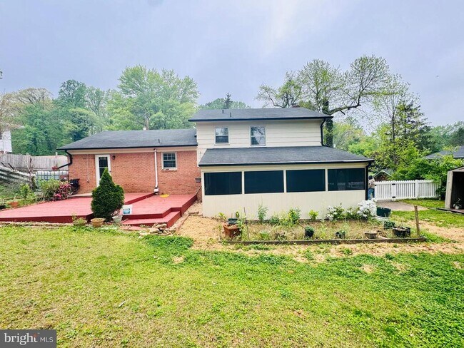 Building Photo - 2414 Commonwealth Dr