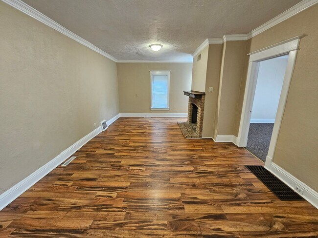 Building Photo - 519 Howard St