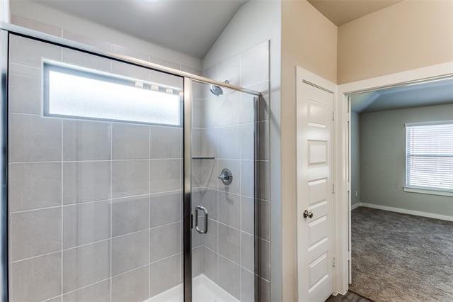 Building Photo - 2413 Spring Side Dr