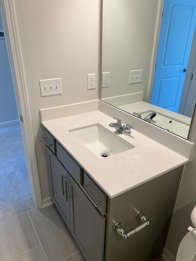 Building Photo - **3 Bed, 2.5 Bath Home for Rent @ Triple C...