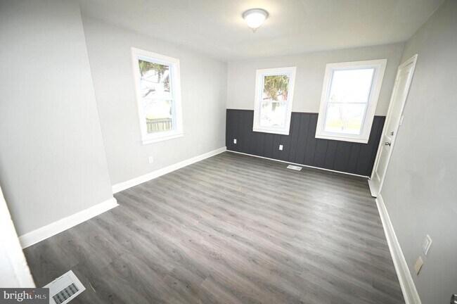 Building Photo - 2952 Sollers Point Rd