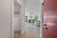 Building Photo - 1025 Shell Blvd