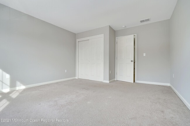 Building Photo - 44 Smock Ct