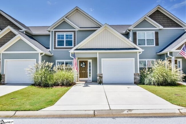 Primary Photo - 826 Stonebriar St