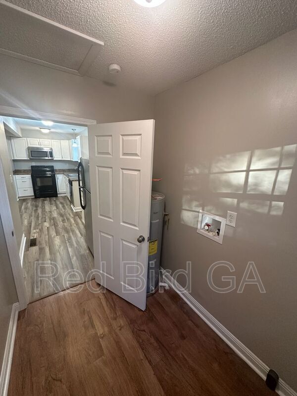 Building Photo - 1230 Harris St