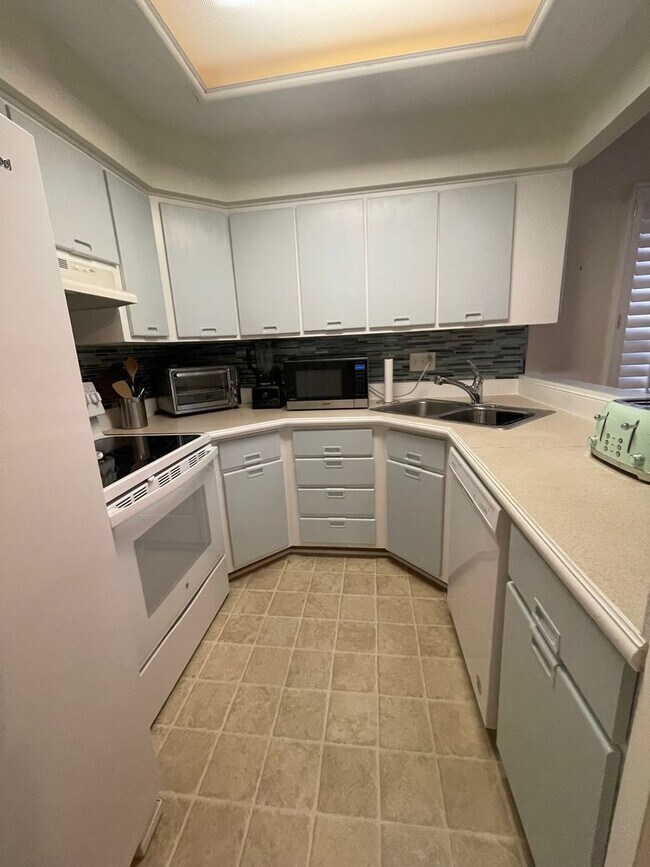 Building Photo - Ocean Pines condo fully furnished! Locatio...