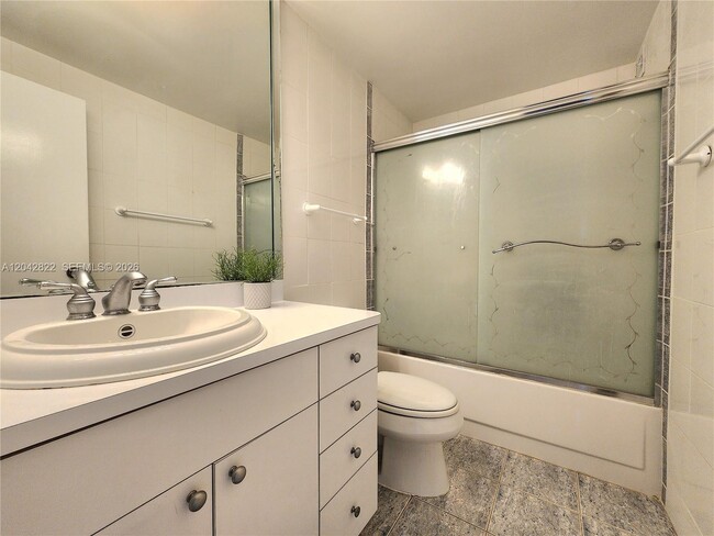 Building Photo - 3505 S Ocean Dr