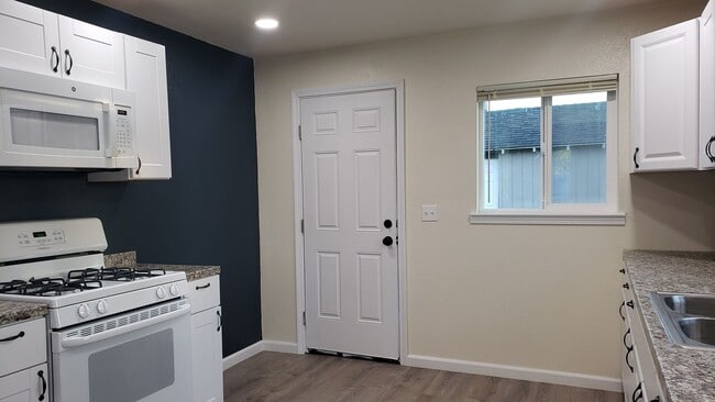 Building Photo - New Single-Family Home in McKinleyville- P...