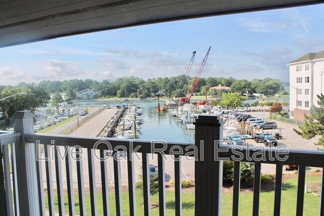 Building Photo - 3200 Lynnhaven Dr