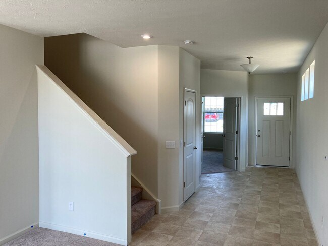 Building Photo - 13056 Hartswood Dr