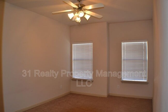 Building Photo - 1466 Cambridge Dr