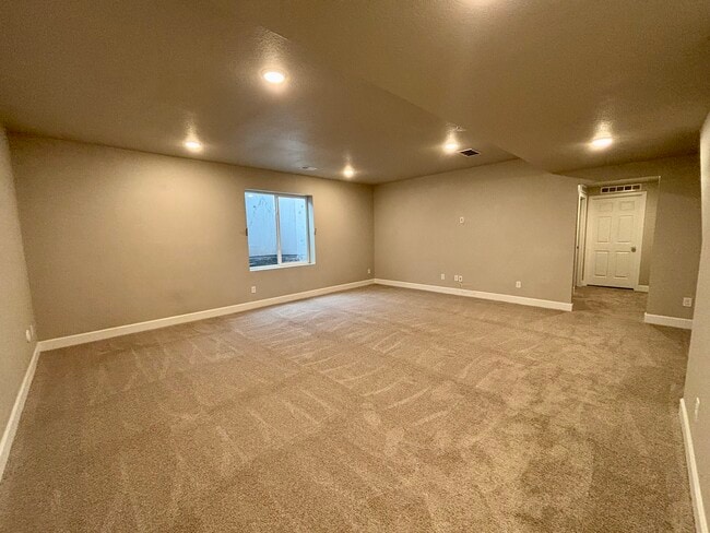 Building Photo - 791 Plum Creek Ct