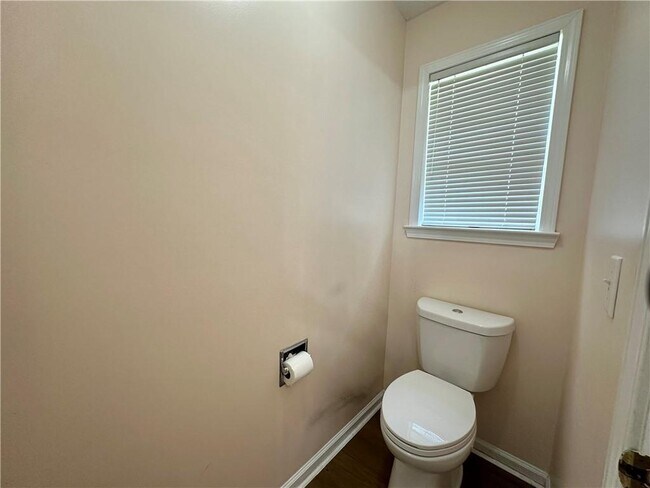 Building Photo - 665 Walnut Creek Dr NW
