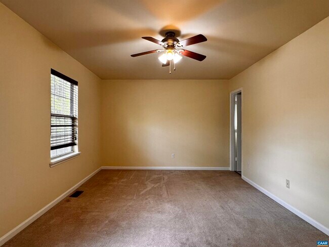 Building Photo - 4644 Briarwood Dr