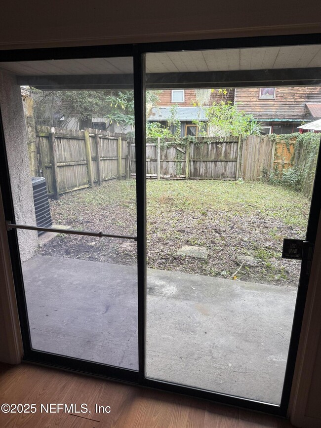 Building Photo - 1210 Whitlock Ave