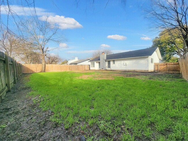 Building Photo - Beautiful 3 BR / 2 BA Home for Rent in Rou...