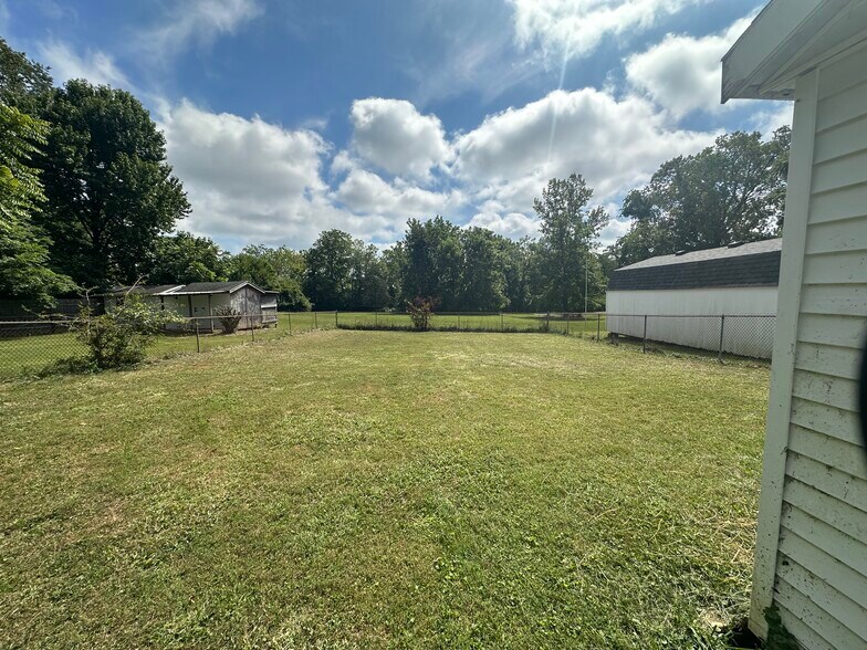 Building Photo - 368 Darbyshire Dr