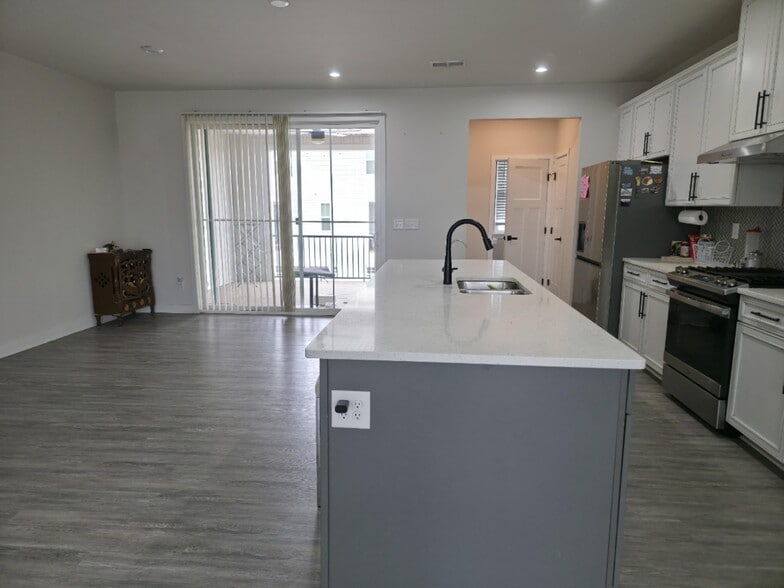 Kitchen/Dining - 9773 Oaklawn Blvd NW