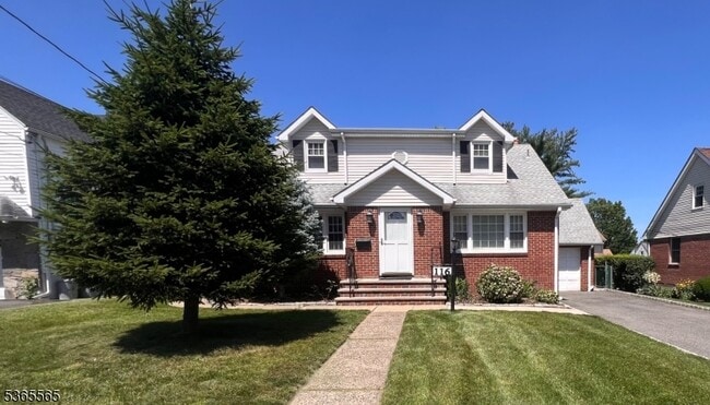 Primary Photo - 116 Greenlawn Ave