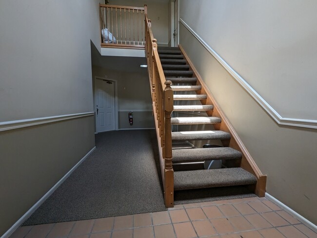 Building Photo - 66 Beechmont Ct