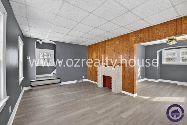 Building Photo - 119 Carbon St