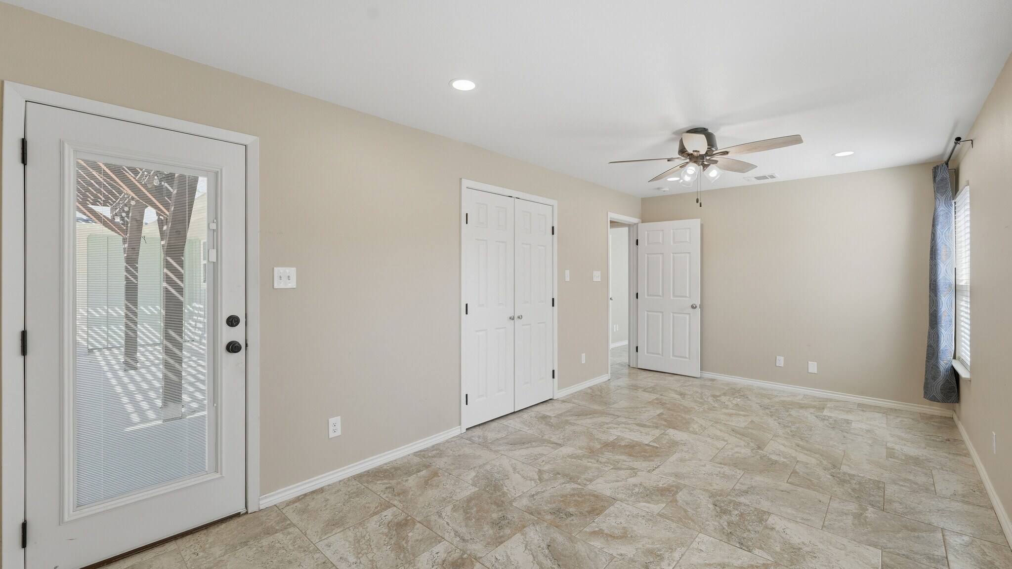 Building Photo - 1409 Highland Dr