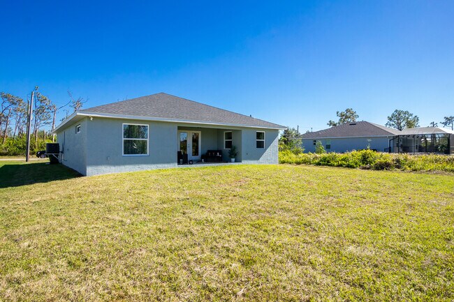 Building Photo - 114 Lomas Rd