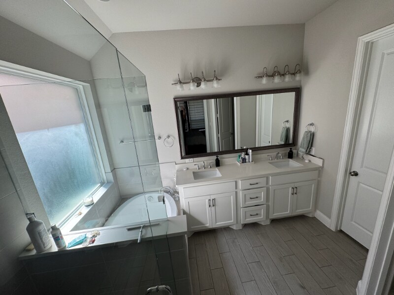 Building Photo - 801 Dragon Banner Dr