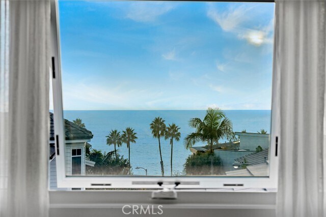 Primary Photo - 45 Emerald Bay