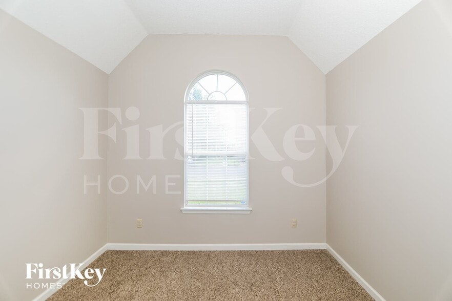 Building Photo - 7056 Ireland Dr