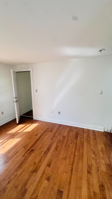 Building Photo - 5115 E Roosevelt Blvd