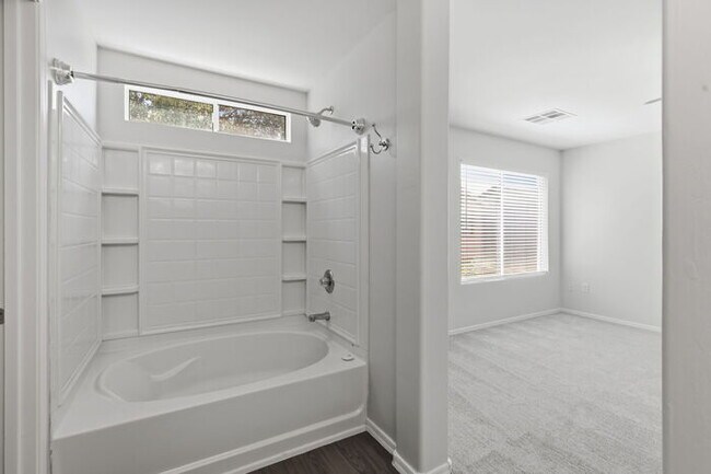 Building Photo - 4265 E Windsor Dr
