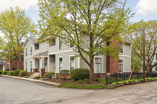 Building Photo - 224 E 13th St