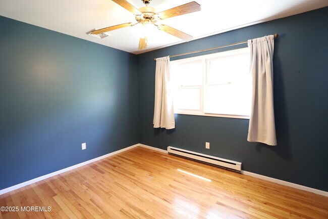 Building Photo - 709 Marys Dr