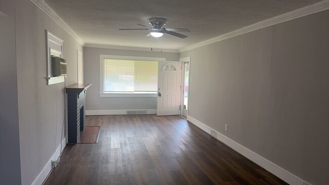 Building Photo - Charming 2-Bedroom Home in Toledo – Cozy & Convenient!