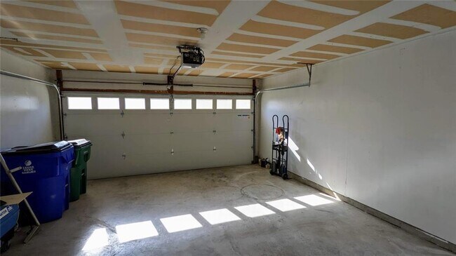 Building Photo - 1110 Jolie Ln