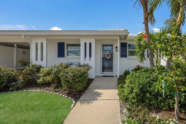 Building Photo - 573 Spanish Dr N