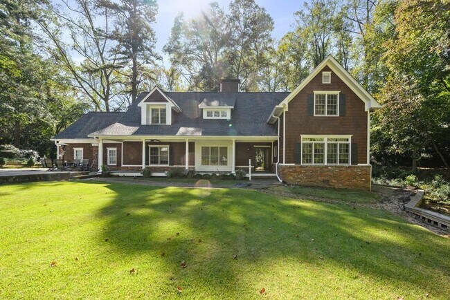 Building Photo - 4878 Long Island Dr NE