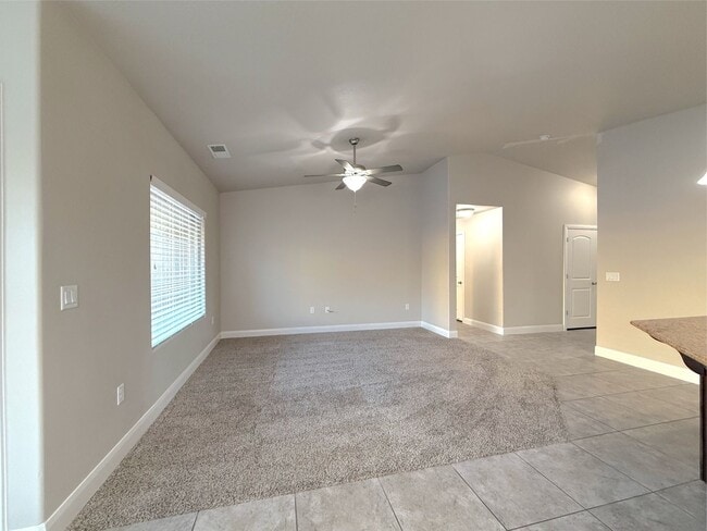 Building Photo - 3 bed, 2 bath home with 2 car garage