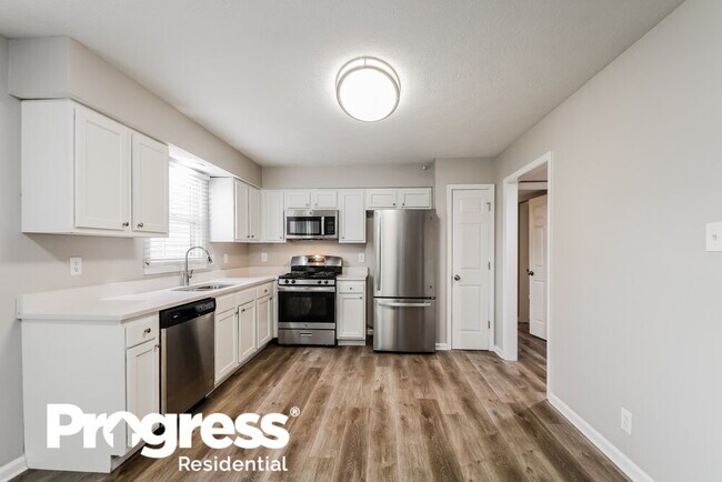 Building Photo - 10713 Creekside Woods Dr