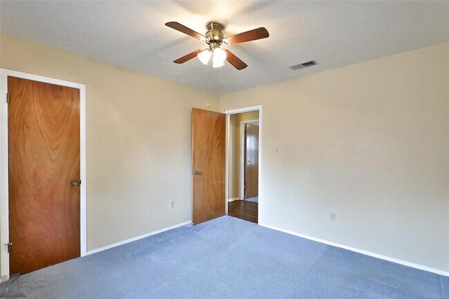 Building Photo - 5210 Meadowick Ln