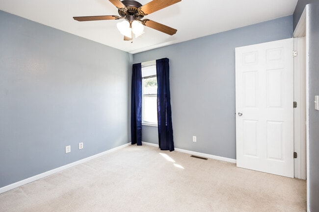 Building Photo - 338 16th St Cir