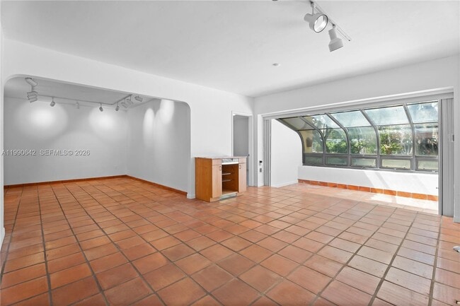Building Photo - 1845 Daytonia Rd