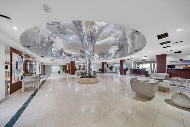 Building Photo - 2655 Collins Ave