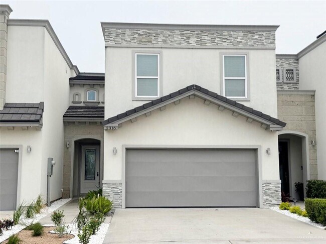 Building Photo - 2316 Corales St